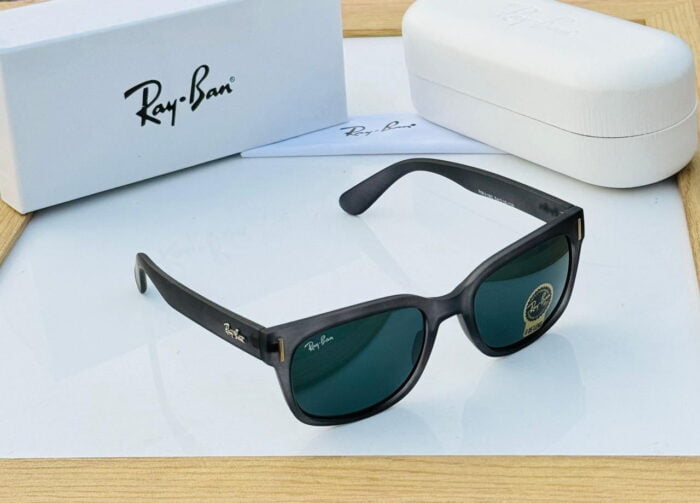 dbd19cd6 14a5 4462 bbdf 7257d36bc58f https://sunglasses-store.in/product/rayban-unisex-93778/