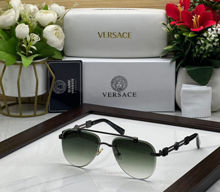 5c4b29de 50fe 4bac 8bd5 88b34b07c4e1 https://sunglasses-store.in/product/versace-8478/