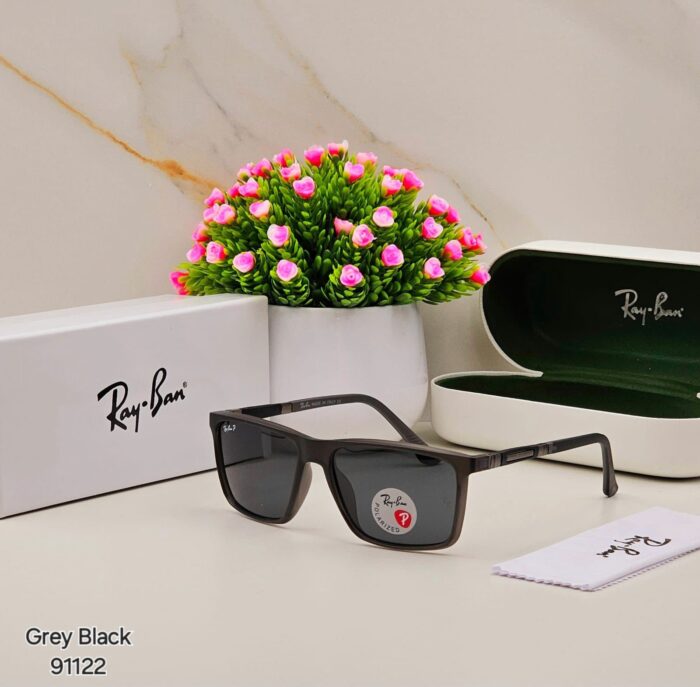 acace2db 8d1f 4314 bdfa 248f482fb321 https://sunglasses-store.in/product/ray-ban-9122/