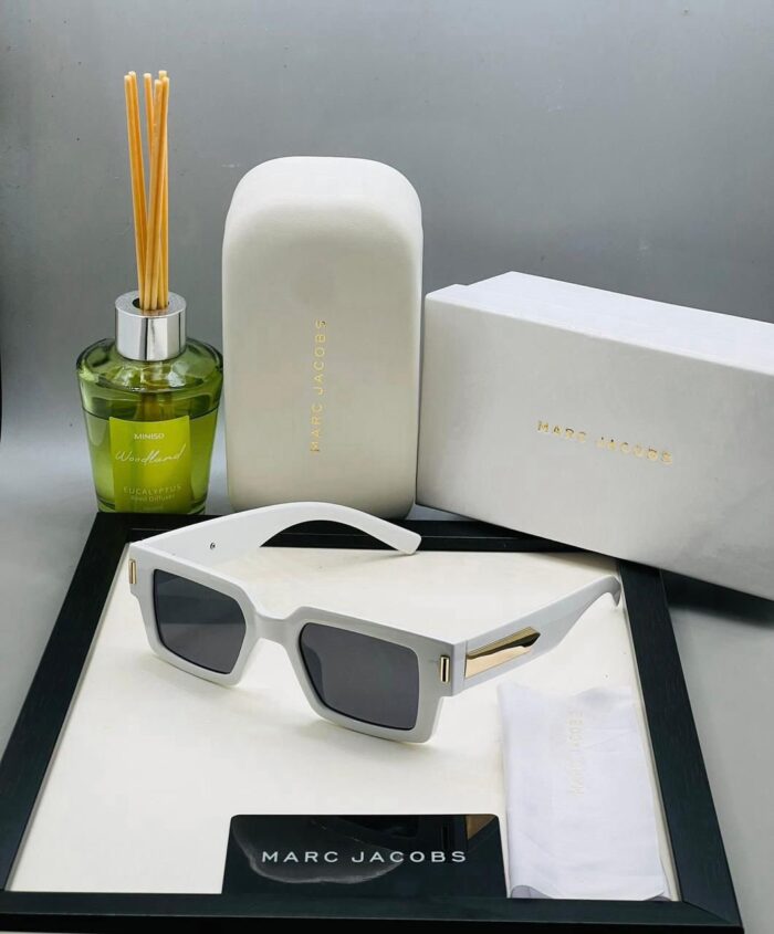 d8b51552 50b5 4400 a6a7 a9e7a3f3a8e1 https://sunglasses-store.in/product/marc-jacobs-ranvir-singh-edition/