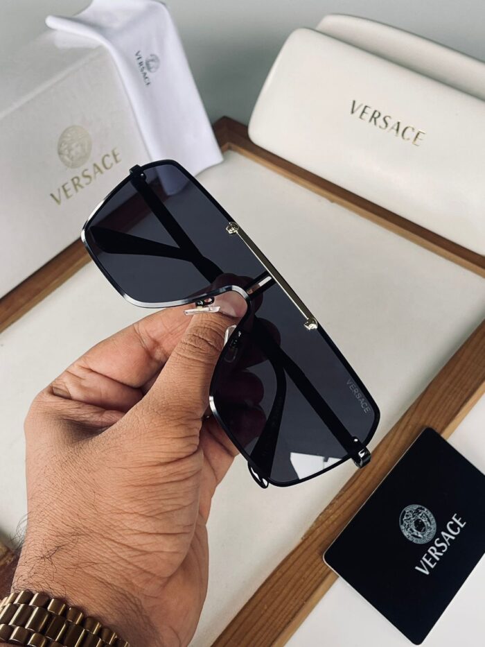 3eeebef3 8fda 4995 955d 6a0d2e0c6ee1 https://sunglasses-store.in/product/versace-sunglasses-499/