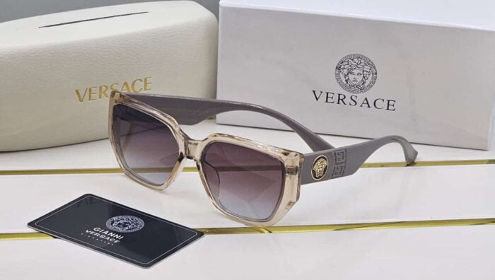 5a8cec6f b3be 4202 a233 458ff91fadb7 https://sunglasses-store.in/product/versace-uv-8378/