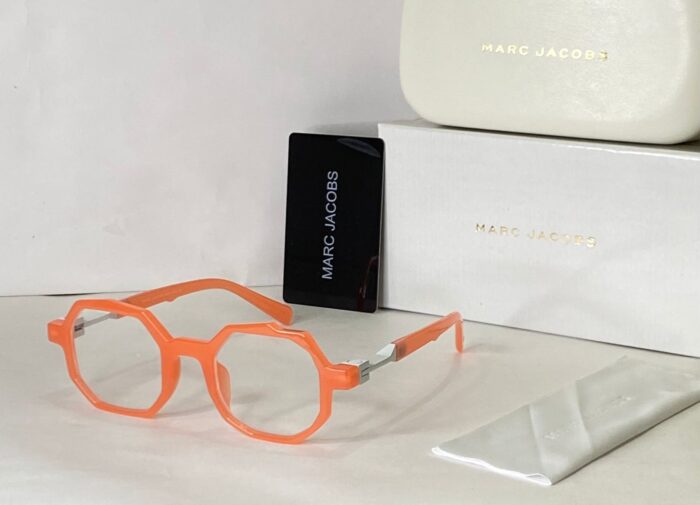 096c176f a8e9 4b79 a6ca b1428f50bdaa https://sunglasses-store.in/product/marc-jacobs-unisex-3665/