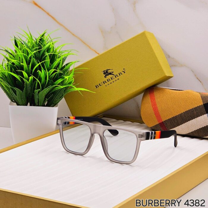 4c24c084 7140 48c9 9503 053feee48681 https://sunglasses-store.in/product/burberry-way-farer-4382/