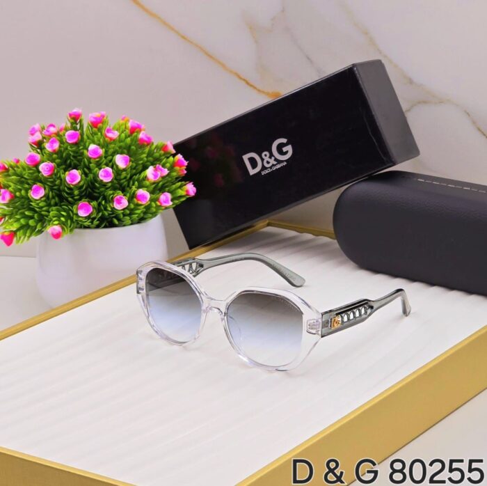 b9afe76f c930 4955 8bee ca700c526471 https://sunglasses-store.in/product/dolcegabbana-80255/