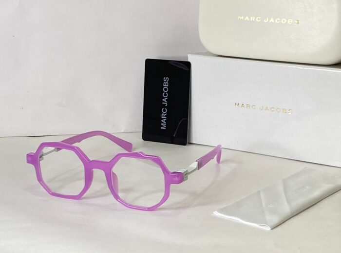 ce5dc6fe 8c8f 4a6f 94da 48e3d7310ae4 https://sunglasses-store.in/product/marc-jacobs-unisex-3665/